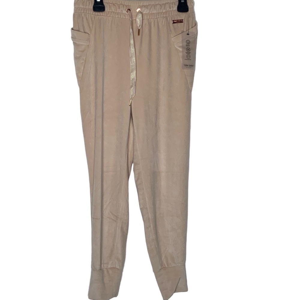 Nine West tan missy velvet jogger. NWT. Size M